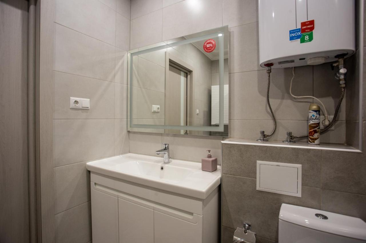 Ultra Lux 3 Rooms Apartment Near Arena City Kiev Luaran gambar